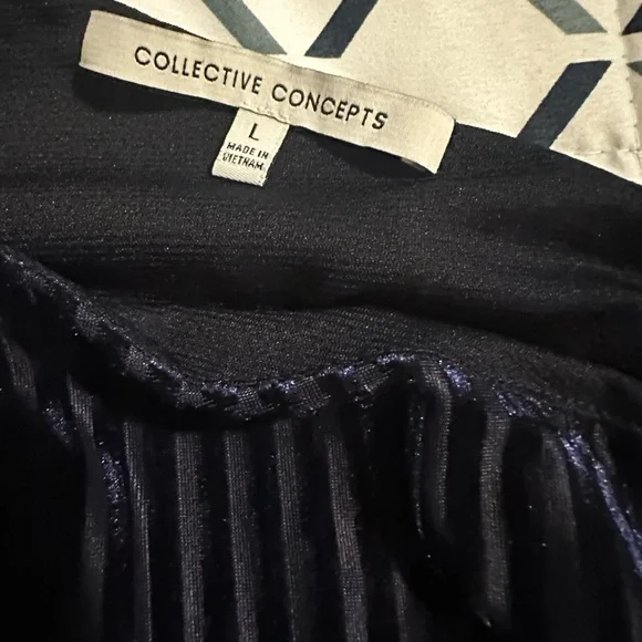 One shoulder top, velvet, blue. Like new - Picture 4 of 4